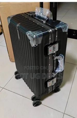 Large Size Heavy-Duty Hardside Aluminium Frame Suitcase - Black