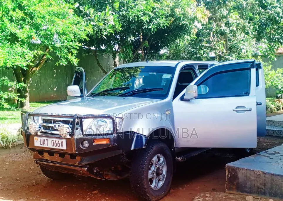 Tata Xenon 2007 Silver
