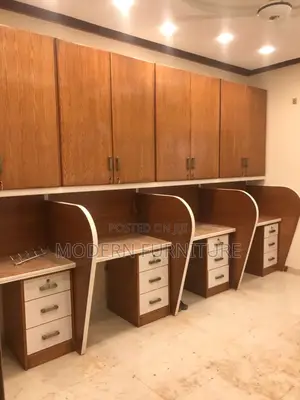 Office Desk/Furniture