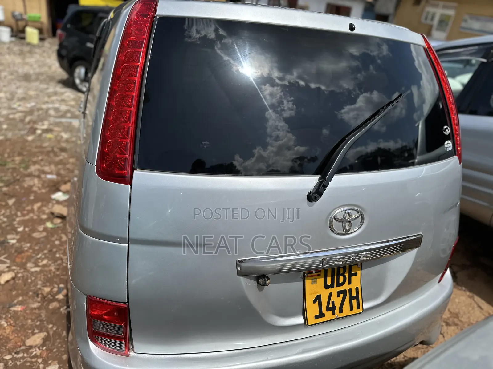 Toyota ISIS 2006 Silver
