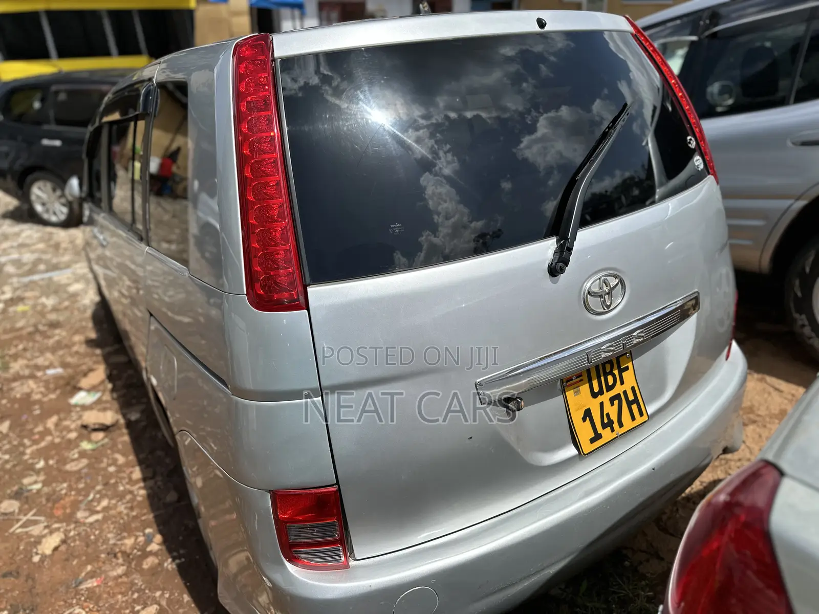 Toyota ISIS 2006 Silver