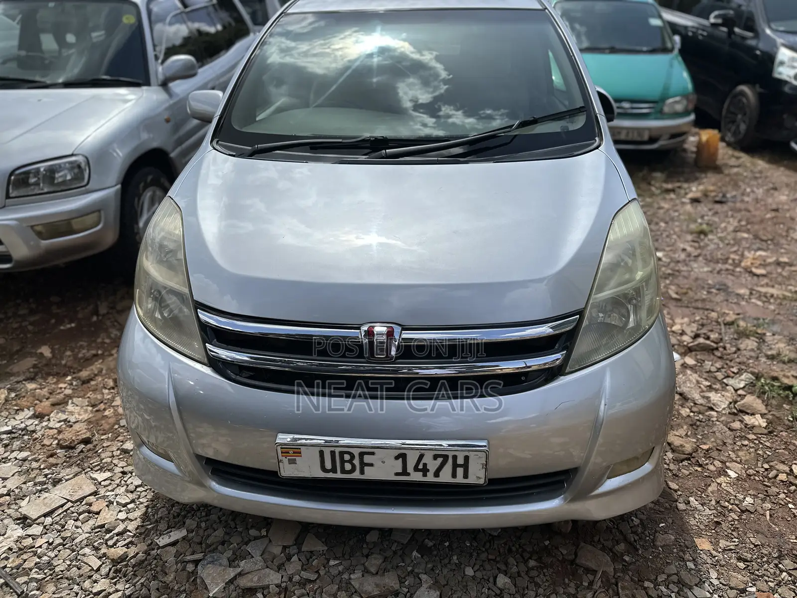 Toyota ISIS 2006 Silver