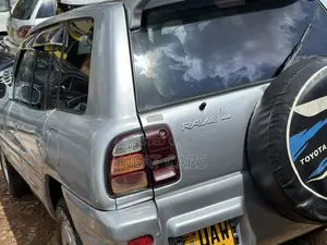 Toyota RAV4 1999 Silver