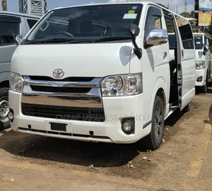 Toyota HiAce 2014 White