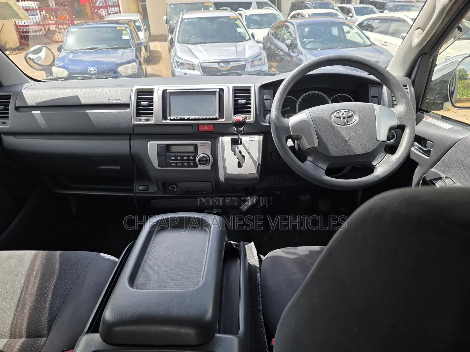 Toyota HiAce 2014 White