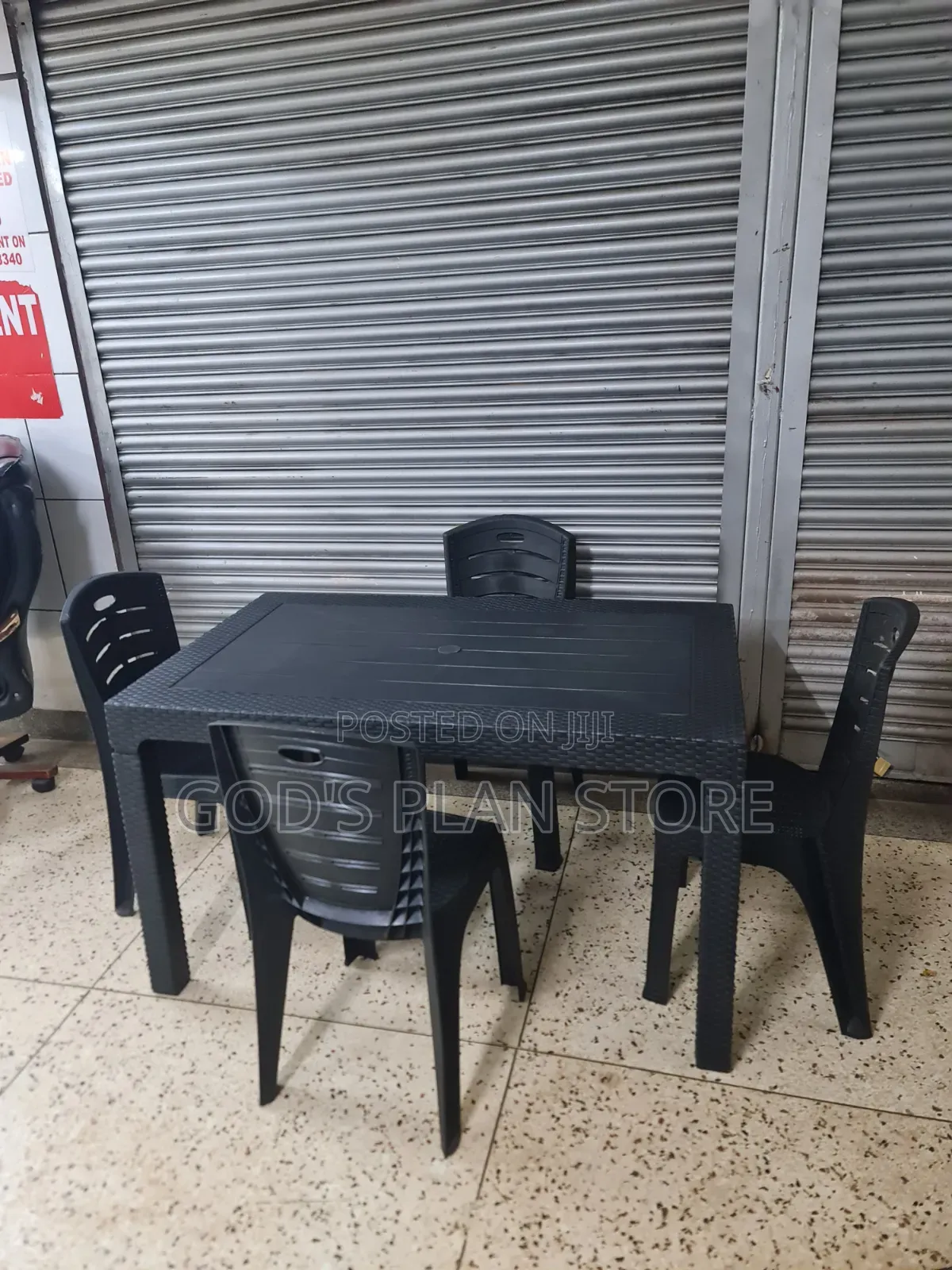 Flora Outdoor Garden Plastic Table and Chairs Plastic Table and Chairs
