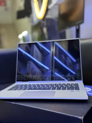 Laptop HP EliteBook 1030 8GB Intel Core i7 SSHD+SSD 256GB