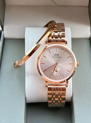 Rose Gold Beautiful Women's Analog Daniel Wellington Wrist Time Piece