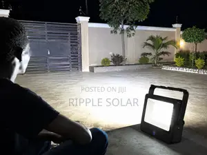 200W Portable Solar Flood Light