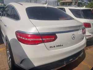 Mercedes-Benz 350D 2015 White