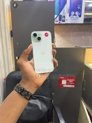 Apple iPhone 15 128 GB Green