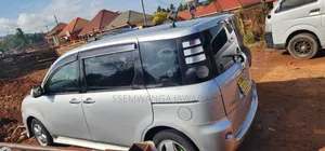 Toyota Sienta 2009 Silver