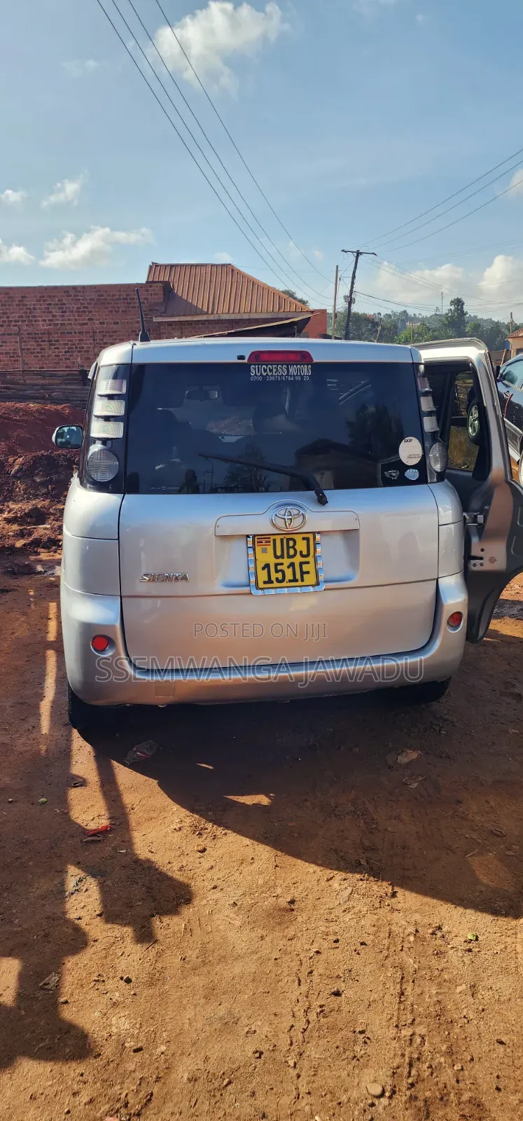 Toyota Sienta 2009 Silver