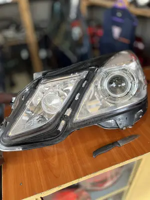 Mercedes E Class W212 Headlight With Control Module.