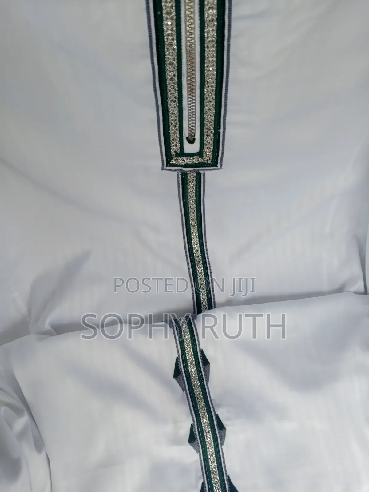 Bridal Traditional Kanzu With a Zip and a Sticker.