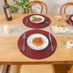 6-Piece Set of Round Woven Placemats
