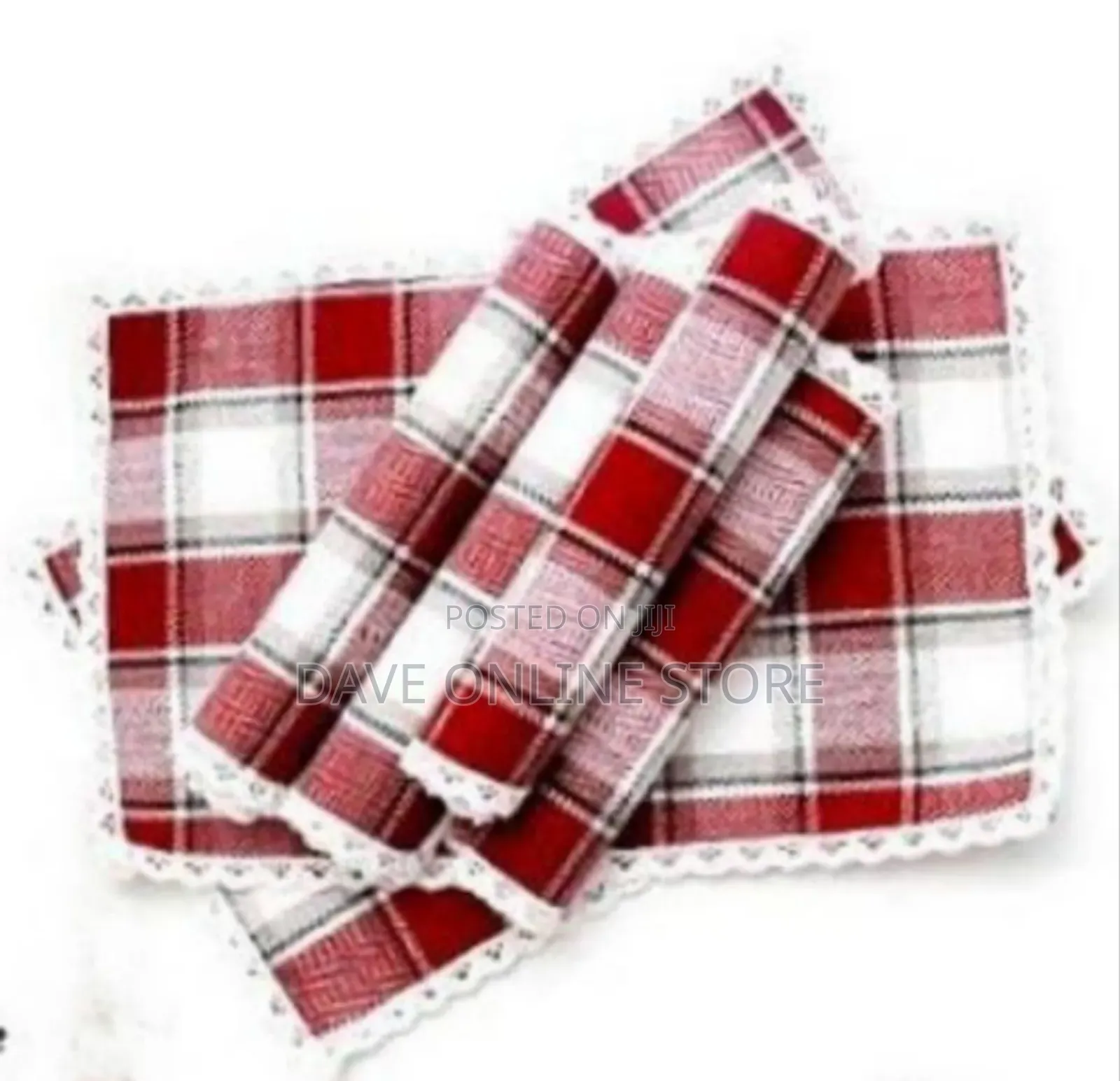 6-Piece Set of Charming Plaid Place Mats