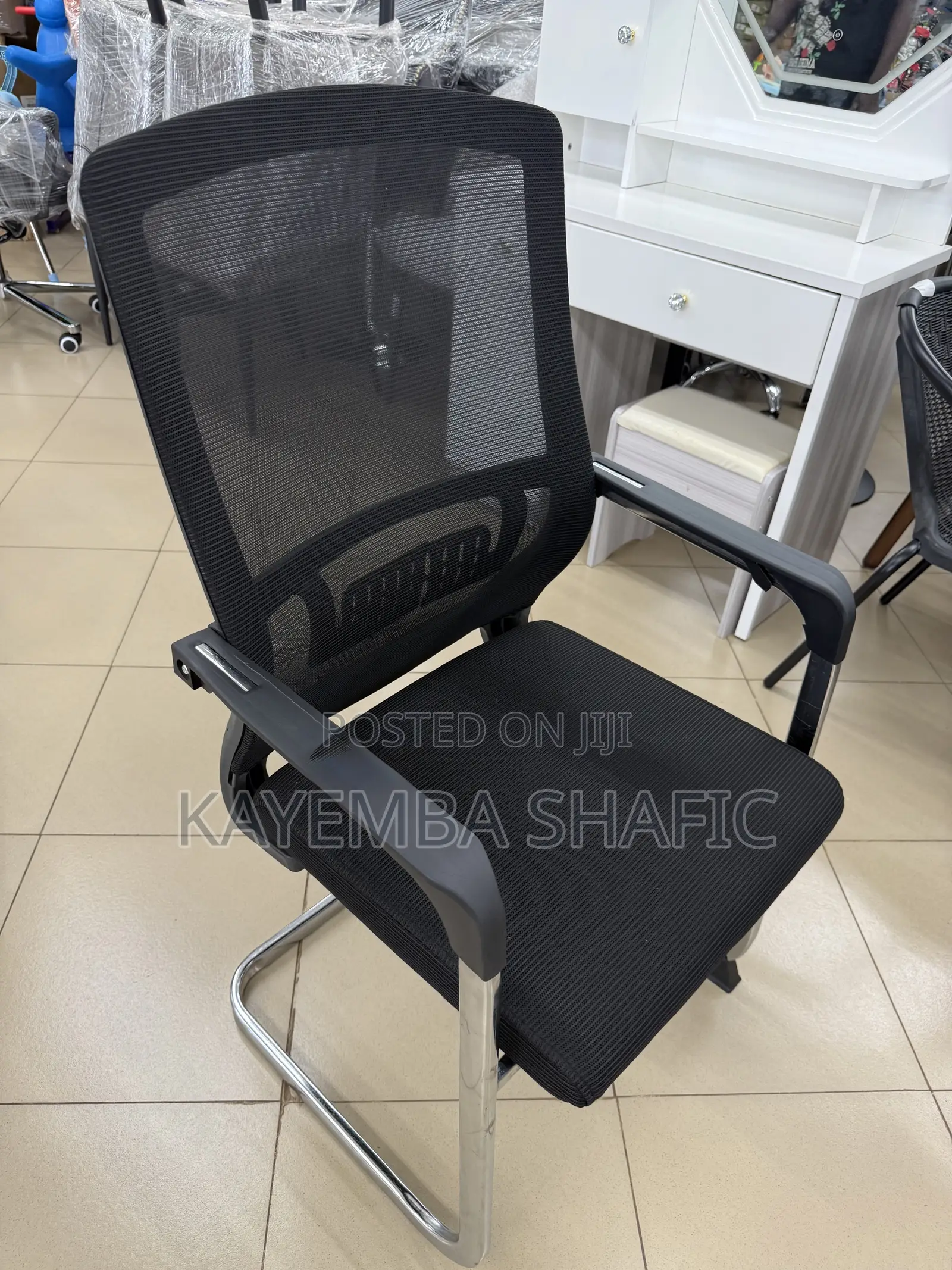 Ergonomic Mesh Visitor Chair With Chrome Cantilever Base