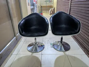 Simple Adjustable Salon Chairs, Price For Each Piece