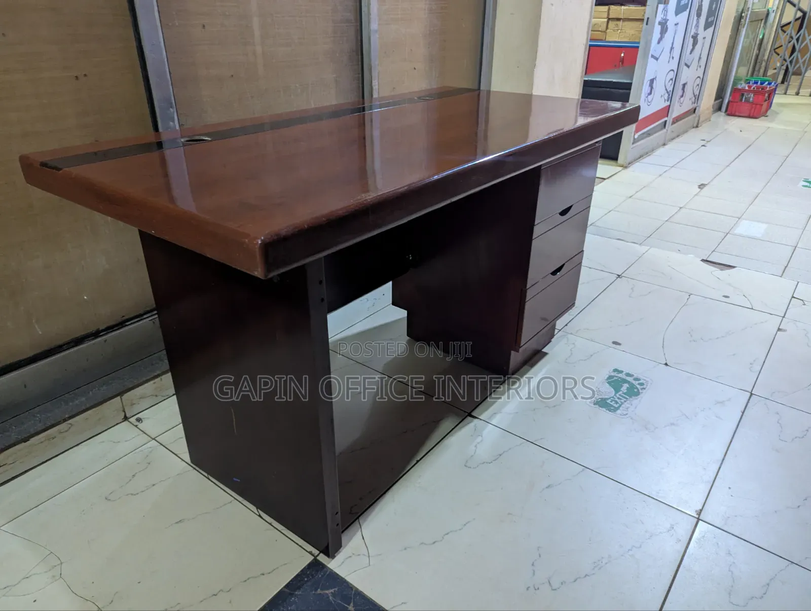 Second Hand Office Table// Office Desk With Size 140cm // 1.4 Metres