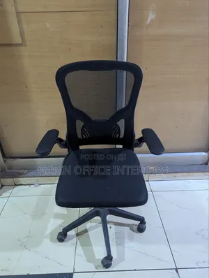 Simple Mesh Back Office Chair With Movable Armrets