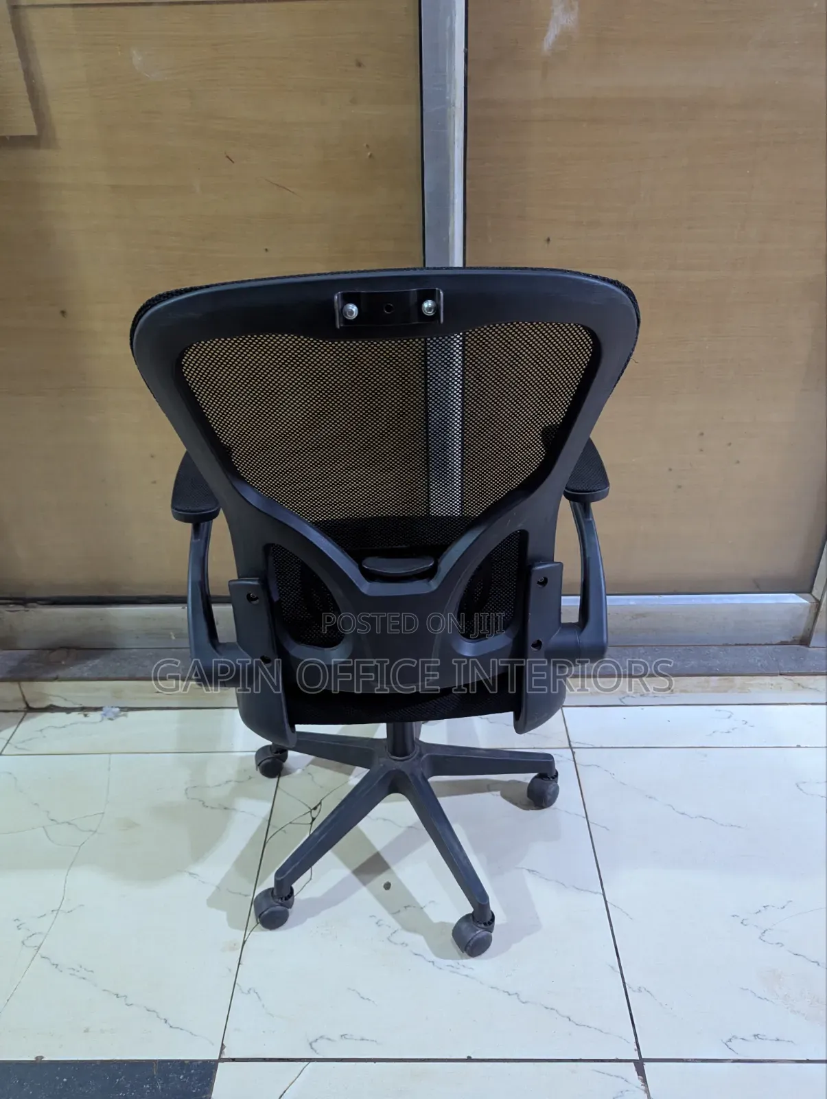 Simple Mesh Back Office Chair With Movable Armrets