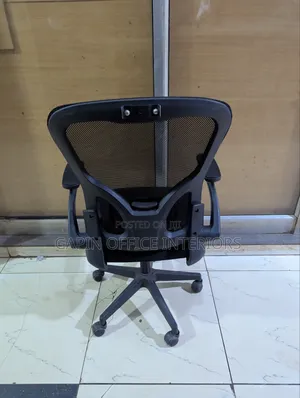 Simple Mesh Back Office Chair With Movable Armrets