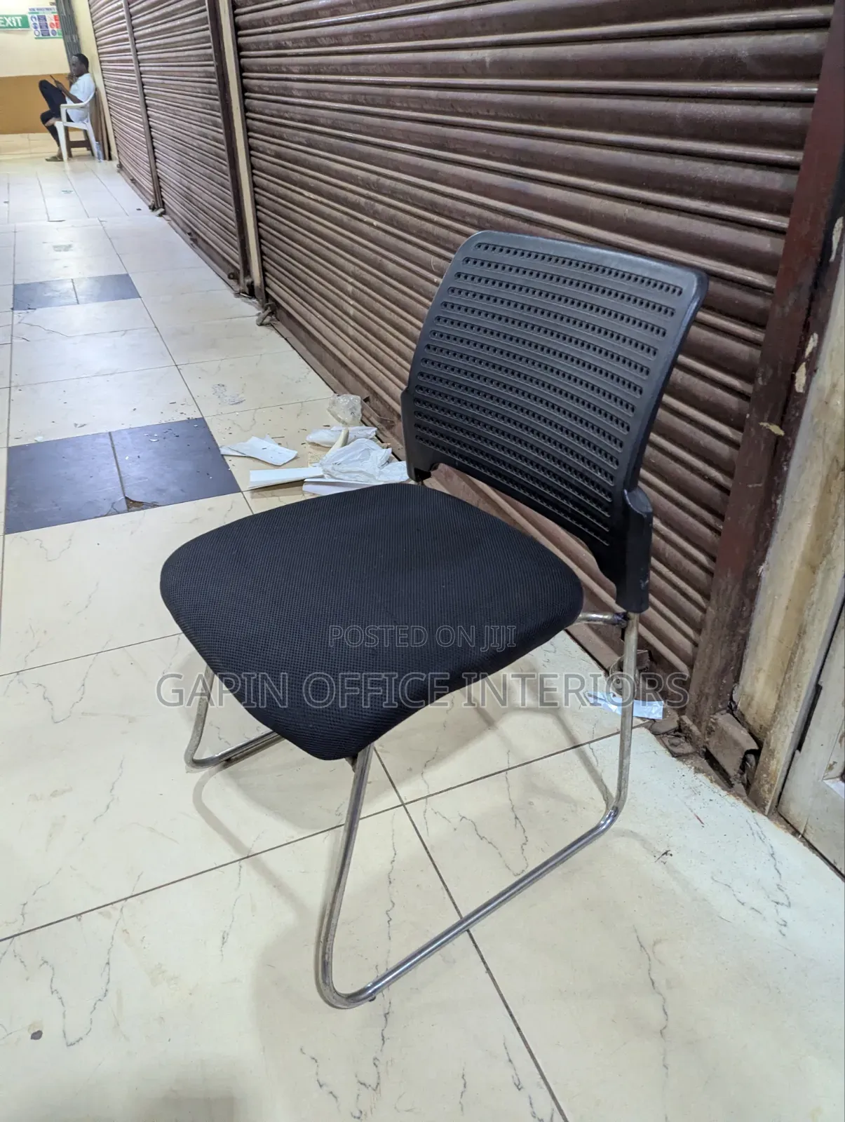 Second Hand Simple Chair