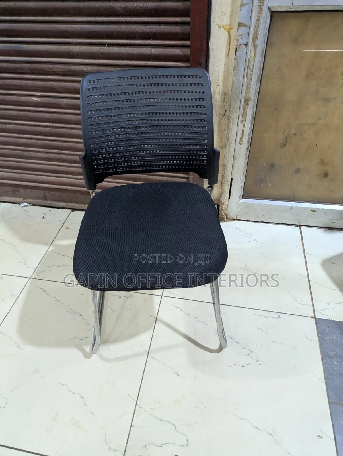 Second Hand Simple Chair