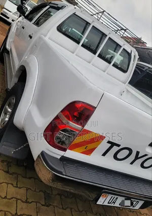 Toyota Hilux 2014 Silver
