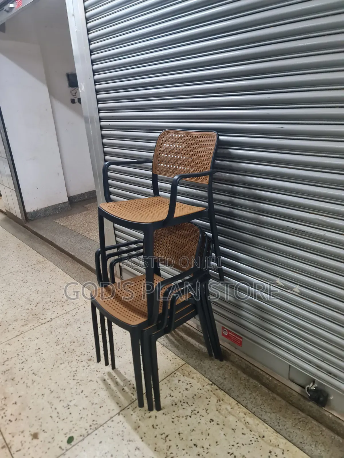Advances Plastic Chairs Plastic Chairs