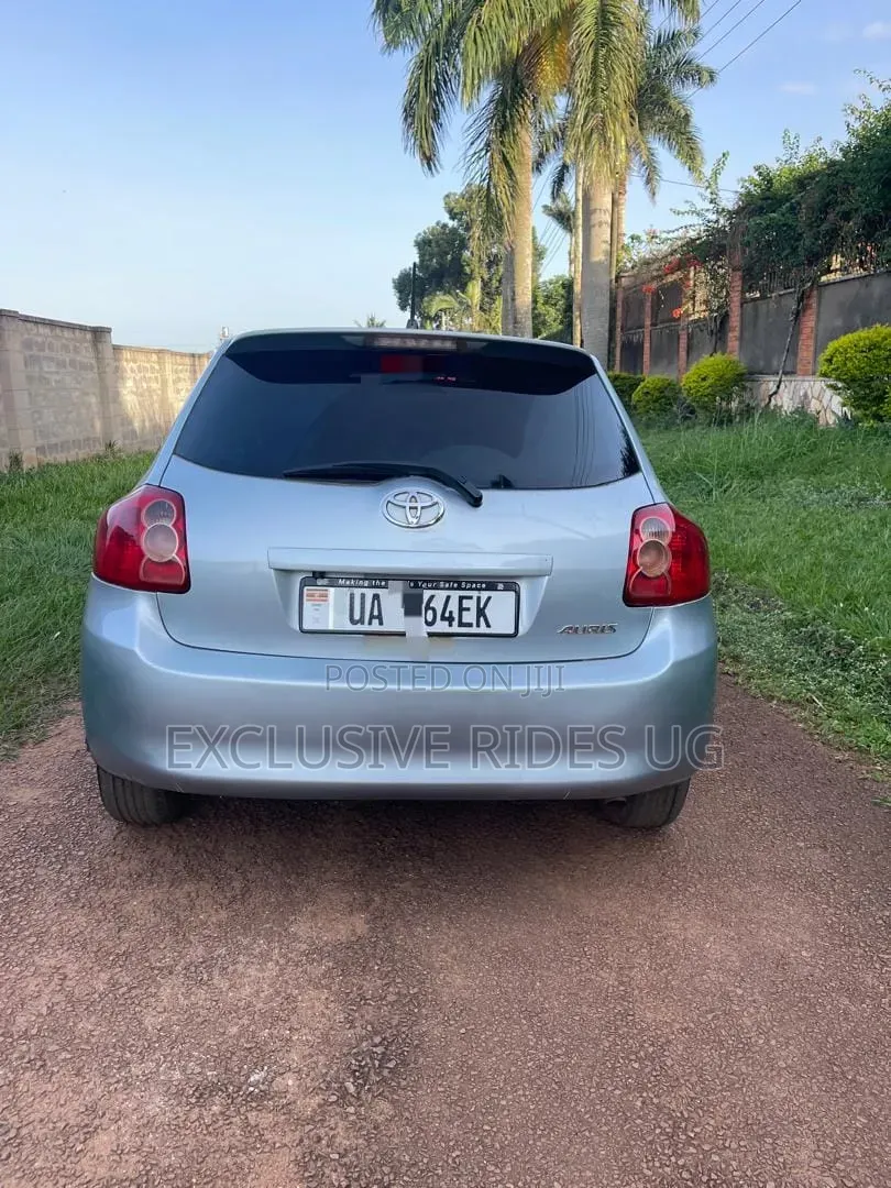 Toyota Auris 2009 Blue