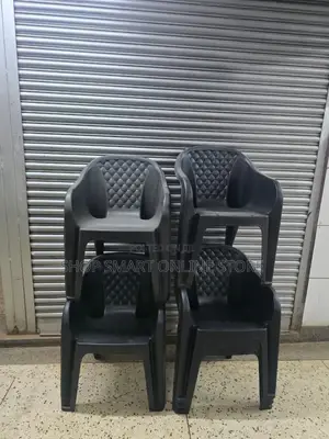 Solid Dining Plastic Chairs Plastic Chairs