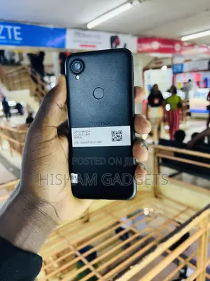 Kyocera Digno BX 32 GB Black