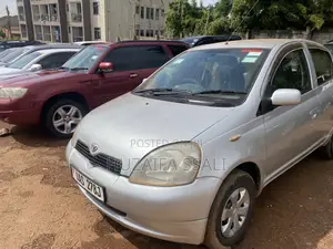 Toyota Vitz 2007 Silver
