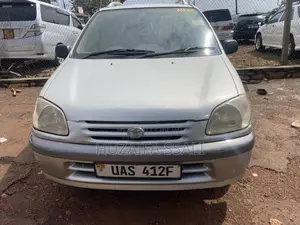 Toyota Raum 2008 Silver