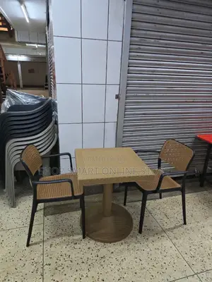 Outdoor Dining Plastic Chairs and Table