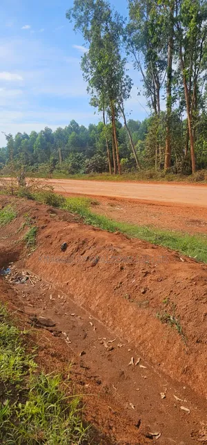 100×100 Plot – Bwerenga Bugiri (Entebbe Road) at 160m