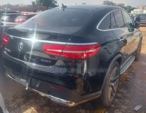 Mercedes-Benz 350D 2015 Black