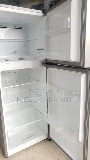 Hisence 266 Litres Fridge Frost Free