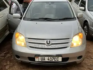 Toyota IST 2007 Silver