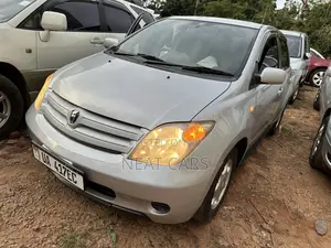 Toyota IST 2007 Silver