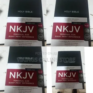 Thomas Nelson NKJV Personal Size Giant Print Reference Bible