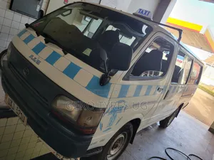 Toyota HiAce 1999 White