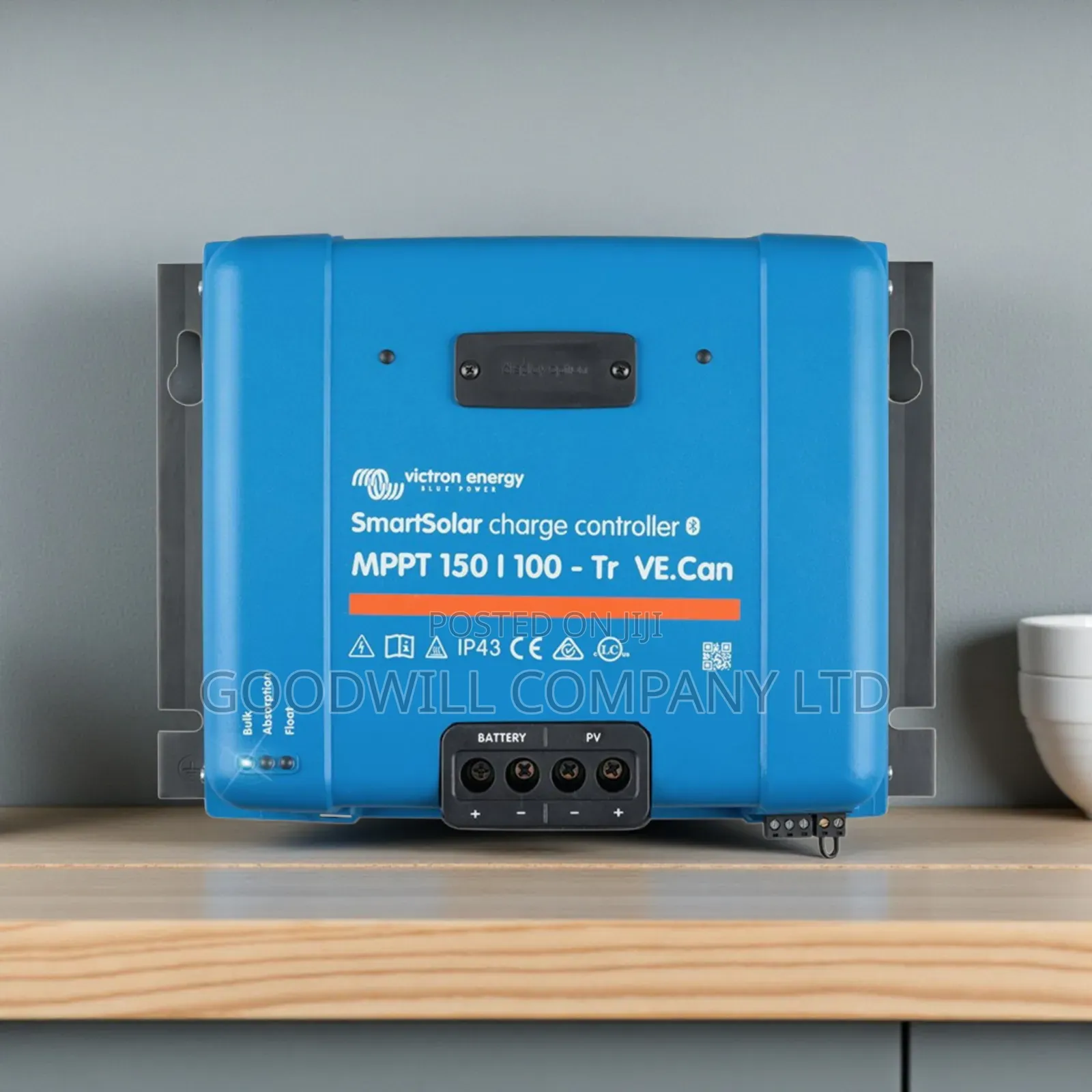 150/ 100a Victron Interstellar MPPT Charge Controller
