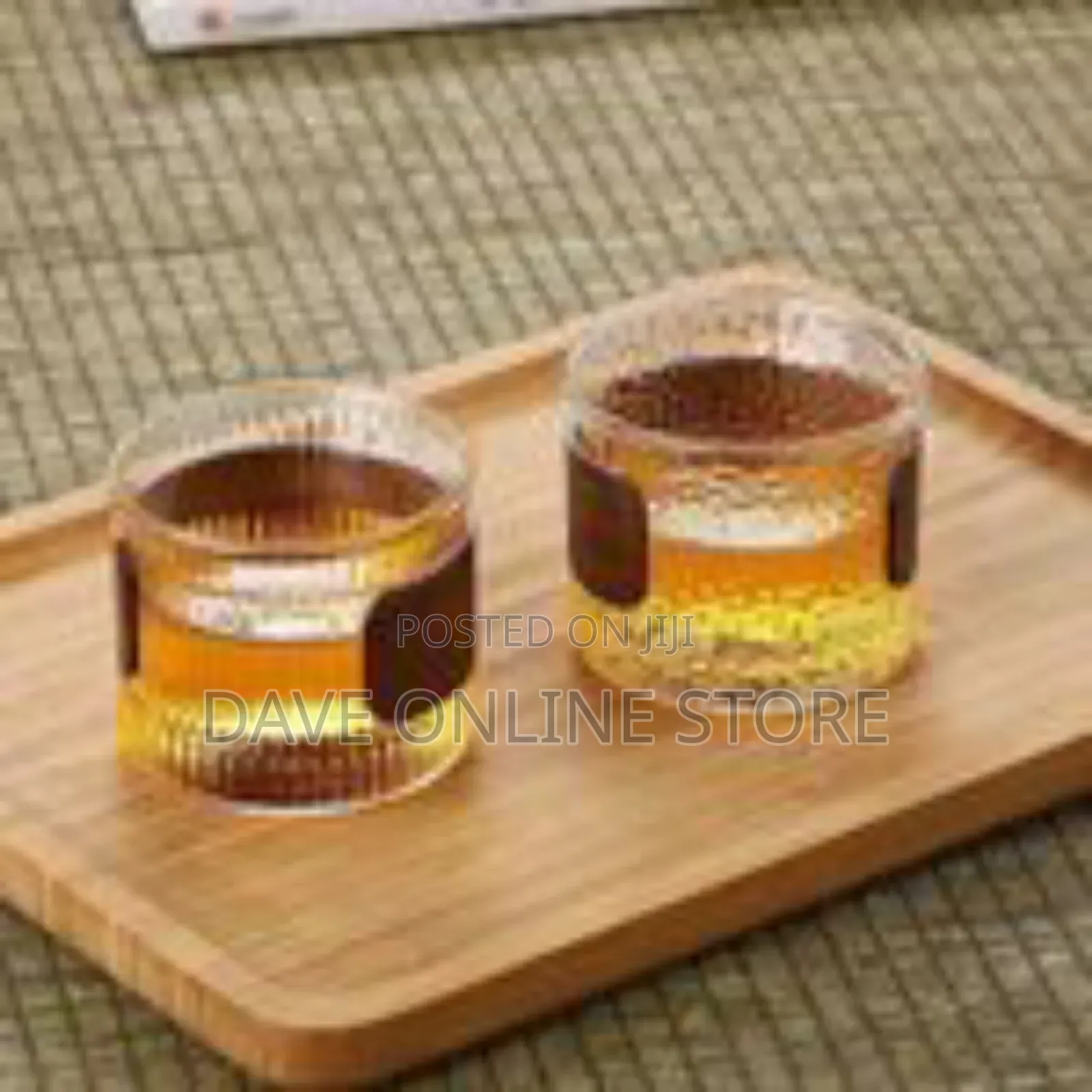 Elegant Textured Glass Tumbler Set