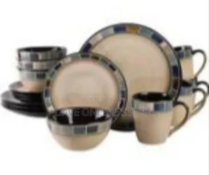 24 Piece Set of Ceramic Dinnerware