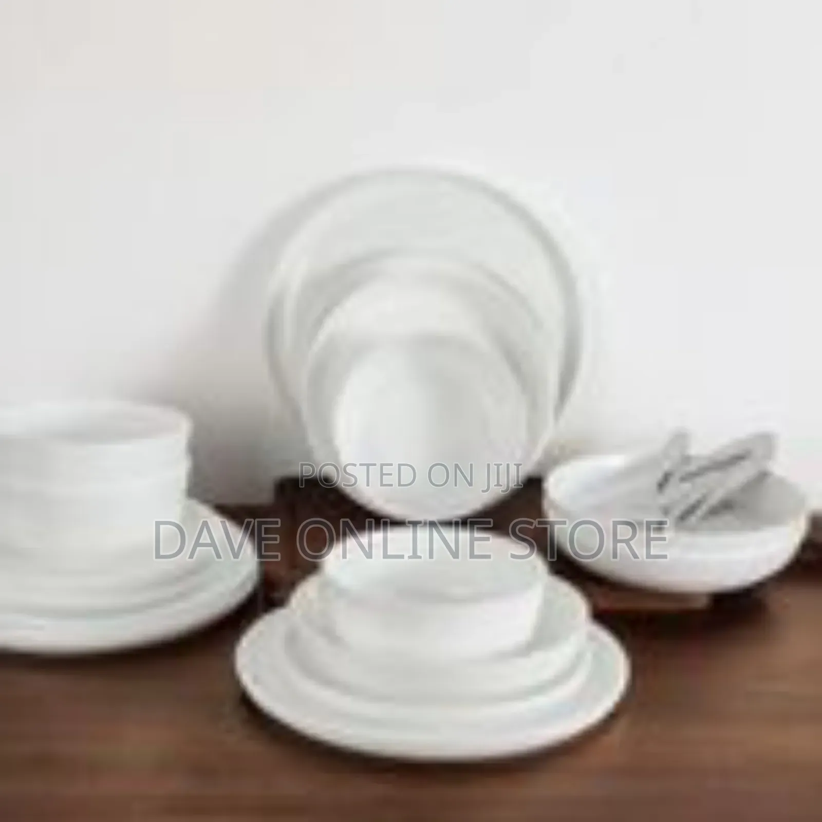 Modern 16-Piece Contemporary Dinnerware Set