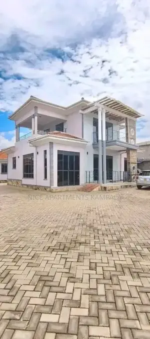 5bdrm Duplex in Bunga, Central Division for rent