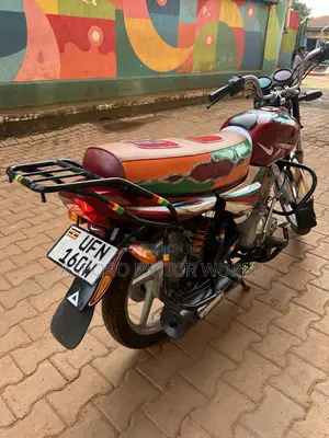 Bajaj CT 125X 2022 Red